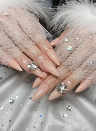 ネイル 24時間営業 UNABOMBAのネイルデザイン