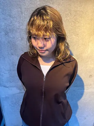 ミディアム パーマ ハイトーン/顔まわり レイヤー/YUKAのヘアスタイル