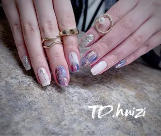 ミディアム めぐみのネイルサロン 惠のネイルデザイン