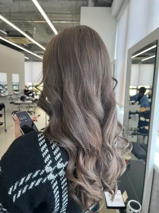 カラー 田中 莉香のヘアスタイル