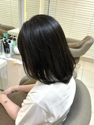 ミディアム Iris by artina 武蔵小杉店【イリス バイ アルティナ】所属・🎼レイヤー/顔周り カット/nene♬のヘアスタイル