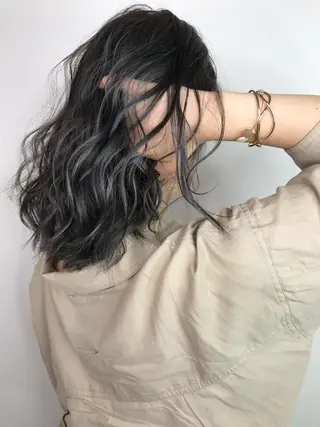 ミディアム カラー 横山 菜摘のヘアスタイル