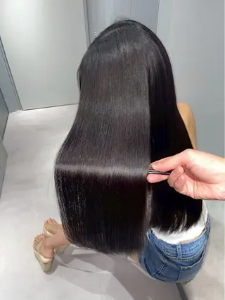 ロング カラー youres hair 新宿3丁目店所属・🍫ハイトーン✖︎ 髪質改善🍫柴田のヘアスタイル