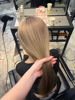 ロング カラー ハイトーン sala 透明感🎀💭のヘアスタイル