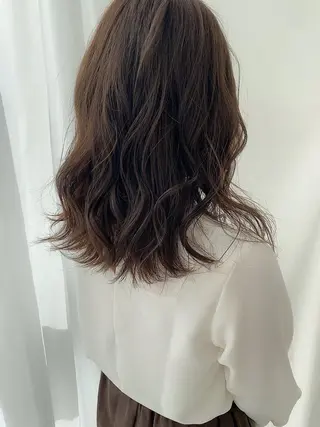 セミロング カラー ナツミ/透明感カラー /酸性ストレートのヘアスタイル