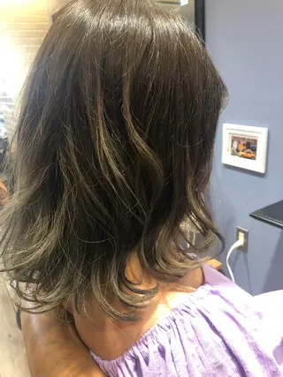 ミディアム カラー 髪質改善＆ブリーチ 伊勢　祐一郎のヘアスタイル