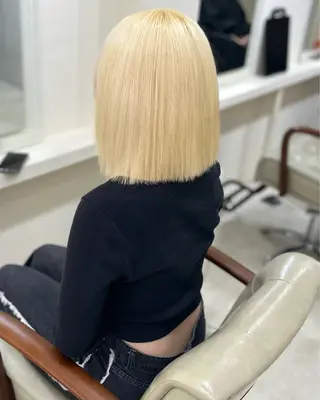 ミディアム カラー 🩵carinaブリ ーチ特化サロン🩵のヘアスタイル