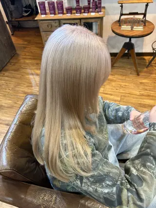 ロング カラー ヘアアレンジ 180° OneEightyDegrees 中目黒所属・Himari 【ハイトーンカラー】のヘアスタイル