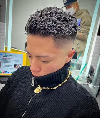 カラー パーマ メンズ 断髪刈舞所属・大月 優汰のヘアスタイル