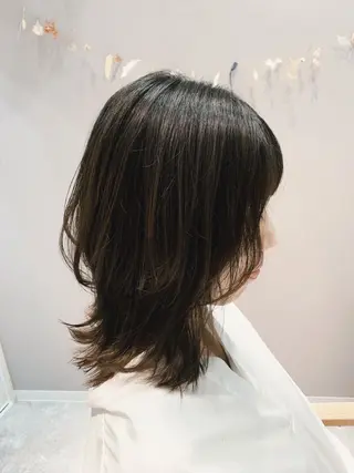 ミディアム カラー Log.hair所属・小坂 愛美のヘアスタイル