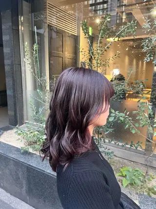 ミディアム まみ/暖色カラー /デザインカラーのヘアスタイル