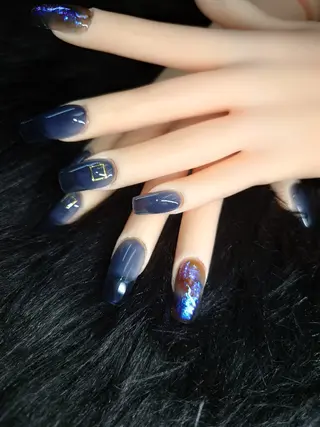 ネイル White  Se7enのネイルデザイン