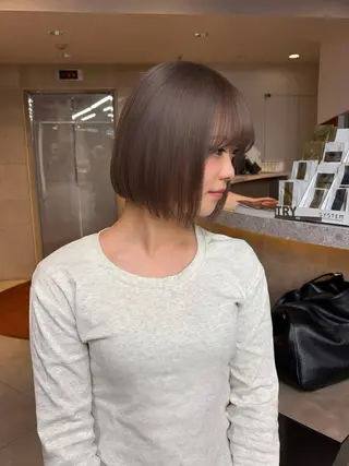 ショート カラー 韓国/レイヤー/ 透明感🩶ひかる🩶のヘアスタイル