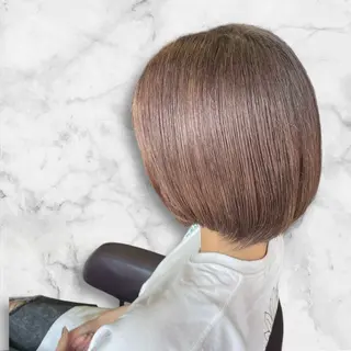 ショート セルバ所属・HIRORO ブリーチ/ハイトーンのヘアスタイル