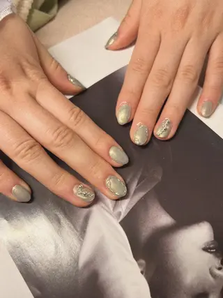 ネイル ちゅるんネイル🪄 耳ツボジュエリー🔗のネイルデザイン