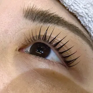 マツエク・マツパ Le'a first【レアファースト】 京都店所属・Le'a first ユイの眉毛・アイブロウイメージ