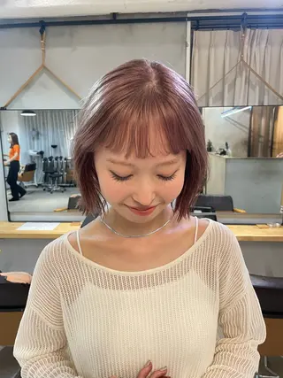 ショート カラー ミルクティー× グレージュMOMOのヘアスタイル