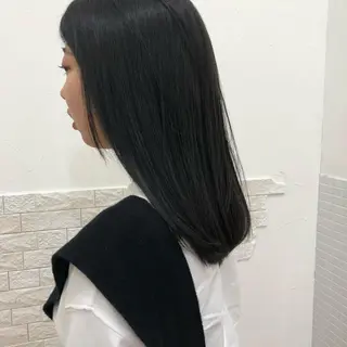 カラー ショート 嶋津祥希のヘアスタイル