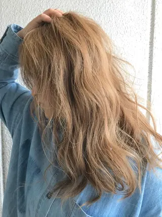 ロング カラー AUBE shinjuku所属・ア イカのヘアスタイル