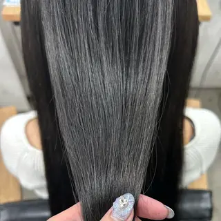 ロング カラー あやめ🪽 オリーブ/ハイトーンのヘアスタイル