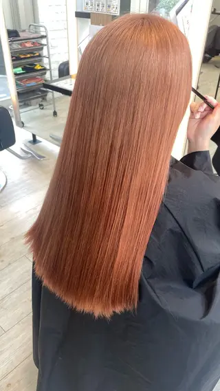 ロング カラー ブリーチ/髪質改善/ ハイトーン/暖色のヘアスタイル