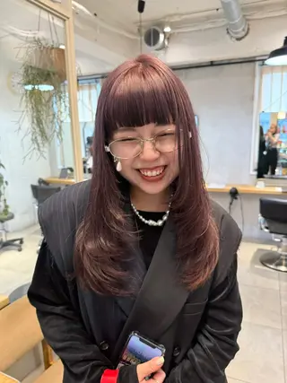 ロング カラー ミルクティー× グレージュMOMOのヘアスタイル