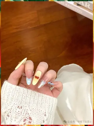 ミディアム 高橋 日向のネイルデザイン