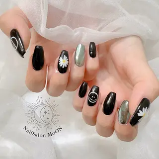 ネイル MoON...❤︎ MeGuのネイルデザイン