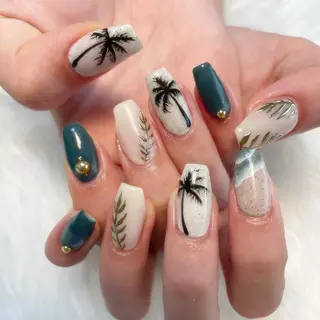 ネイル ゴテゴテ💙ワンホン リオナのネイルデザイン