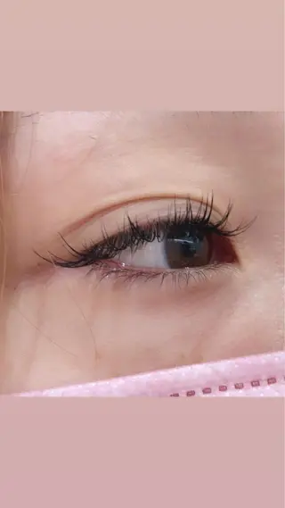 マツエク・マツパ 曲がる縮毛矯正 LIBER 　岩名のヘアスタイル