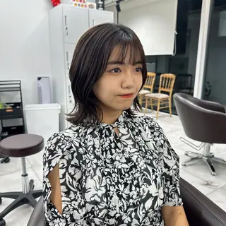 ミディアム ブリーチなし/レイヤ ー特化🌈Tommyのヘアスタイル