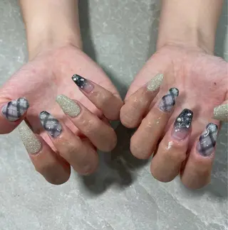 ネイル LAVISH nanamiのネイルデザイン