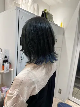 ミディアム 若山 敦のヘアスタイル