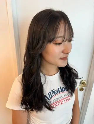 ロング オノ アイラのヘアスタイル