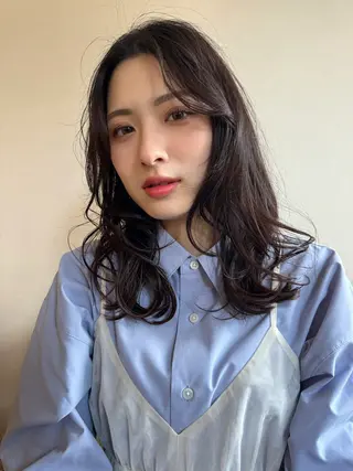 ミディアム MASHUchayamachi所属・まほ／レイヤーカット /透明感カラーのヘアスタイル