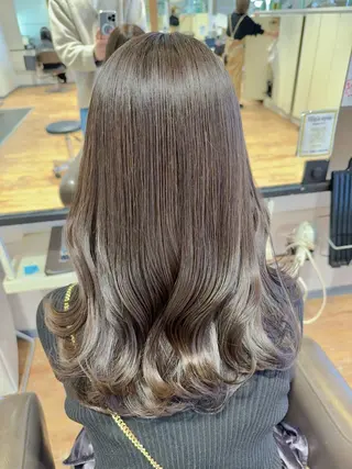 セミロング カラー ほさか しんごのヘアスタイル