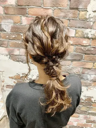 ヘアアレンジ 佐藤 ナルトのヘアスタイル