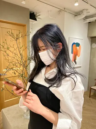 ロング こだわりのレイヤー /透明感カラーのヘアスタイル