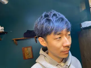 ショート ✂︎美容師芸人👑 コモリギャルソンのヘアスタイル