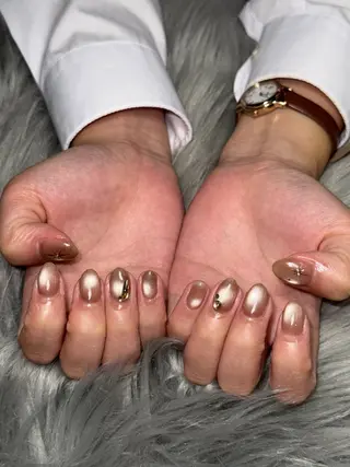 ネイル Momoka 🍑🎀のネイルデザイン