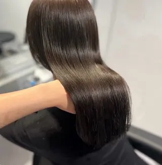 セミロング カラー 🫧うる艶トレンド 🫧透明感カラーのヘアスタイル