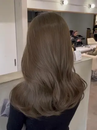 セミロング カラー eve🐰束間まつ毛 /透明感カラーのヘアスタイル