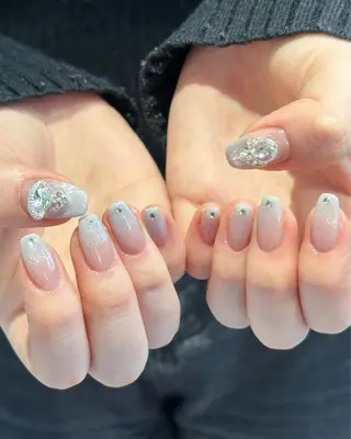 ネイル 🎀韓国レイヤー特化 🎀ベージュ/ミクのヘアスタイル