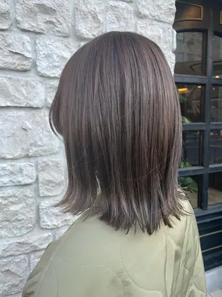 ミディアム カラー 星野 茉由のヘアスタイル