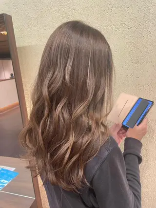 ロング カラー ユヅキ 【8月限定クーポン】のヘアスタイル