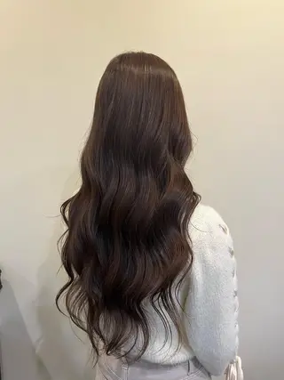 カラー KOKORO 中村 朱里のヘアスタイル