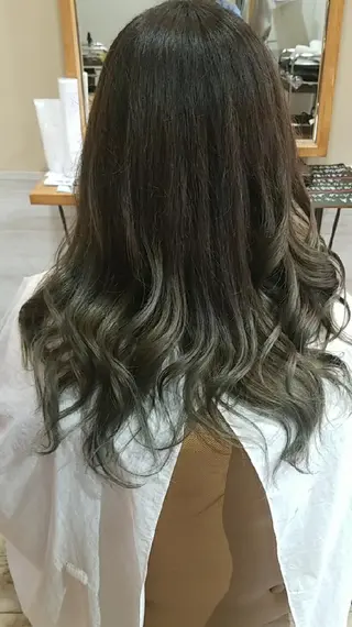 ロング カラー mona hair lot所属・おおごし としきのヘアスタイル