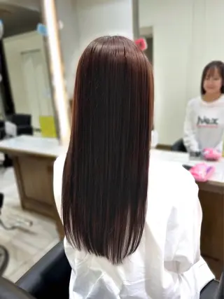 カラー アフェクション大曽根所属・横田 冴のヘアスタイル