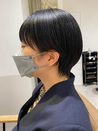 ショート 顔まわりカラー特化 赤津百合絵のヘアスタイル
