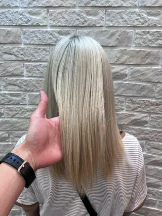 ロング enn.bleach by t.a.g所属・SHUNTA /ブリーチ/レイヤーのヘアスタイル